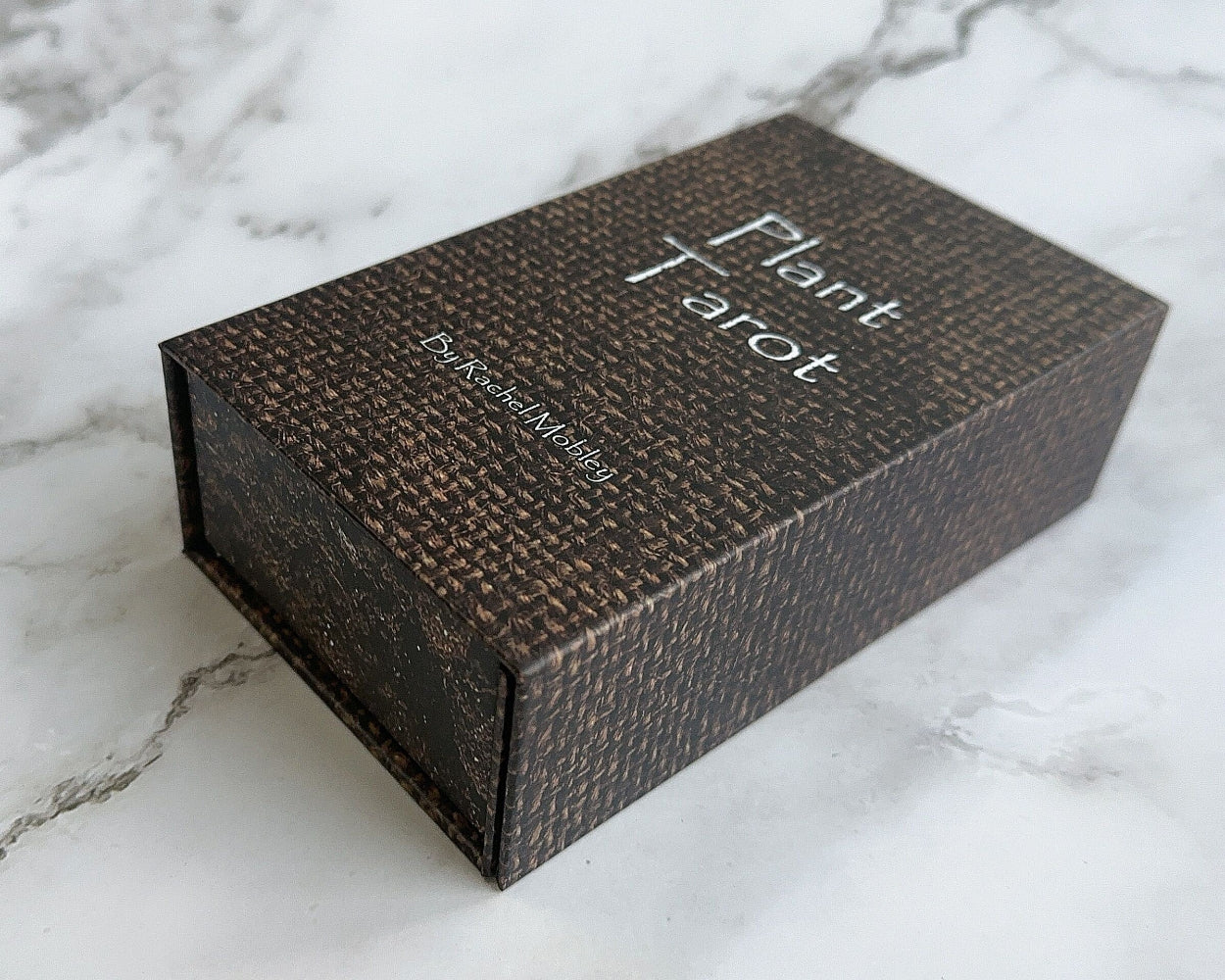 Burlap textured box with magnetic flip lid